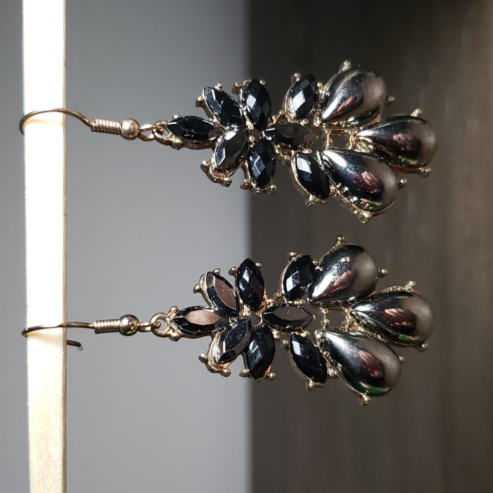 Petal Burst Drop Earrings